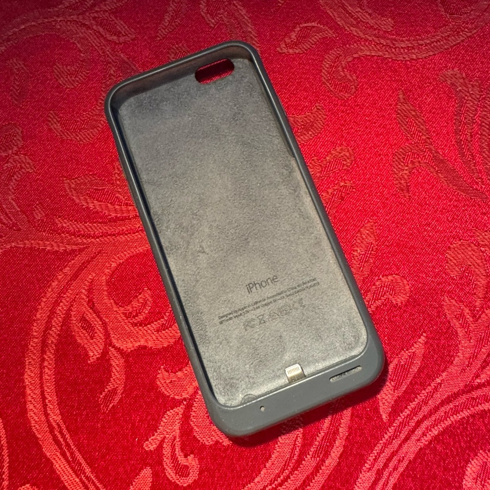 iPhone battery pack for the 8 - Picture 2 of 3